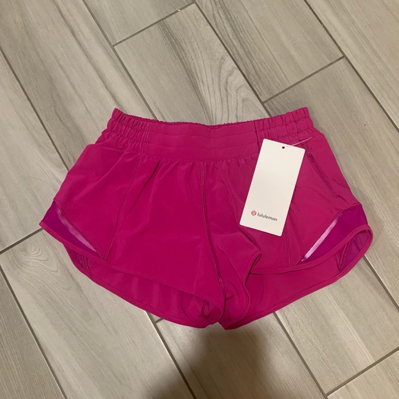 Lululemon Hotty Hot Short 2.5” * Ripened Rasberry - Picture 5 of 5